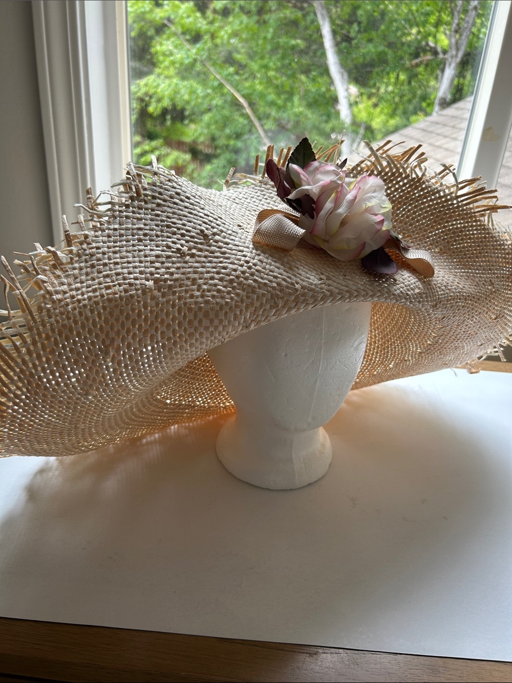 HALO HATS OVERSIZED STRAW SUMMER HAT W/ FLOWER